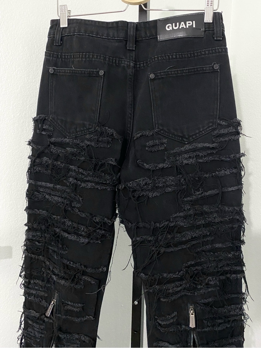 Guapi Men’s 30 Stacked Black Obsidian Distressed Jeans Zippers Relaxed Straight - Picture 6 of 12